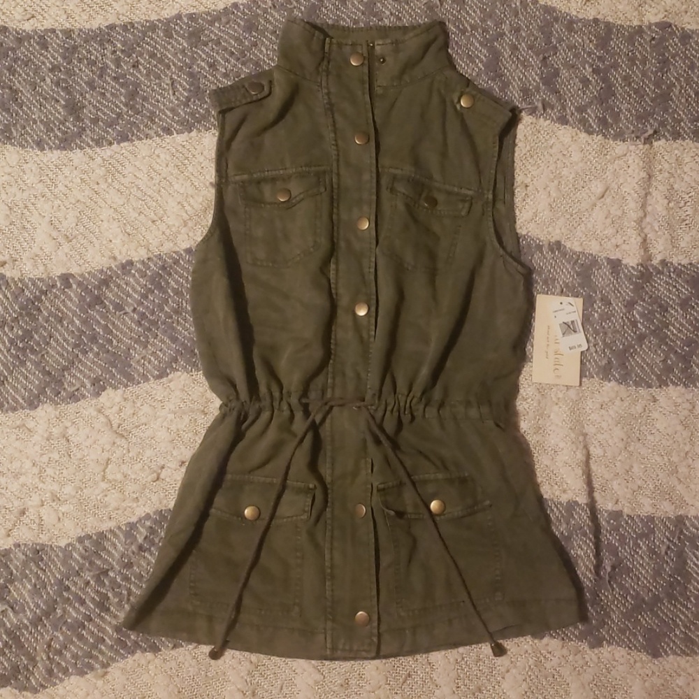 Altard State Utility Vest - Picture 4 of 4